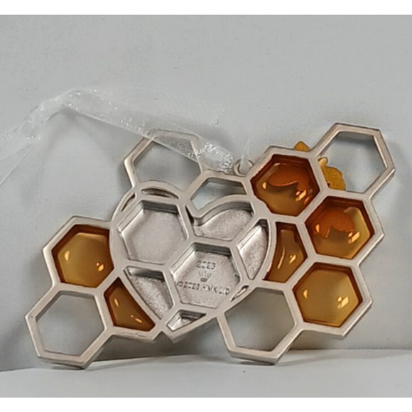 HALLMARK 2023 ORNAMENT - OUR LOVE IS SWEET - Picture 4 of 4